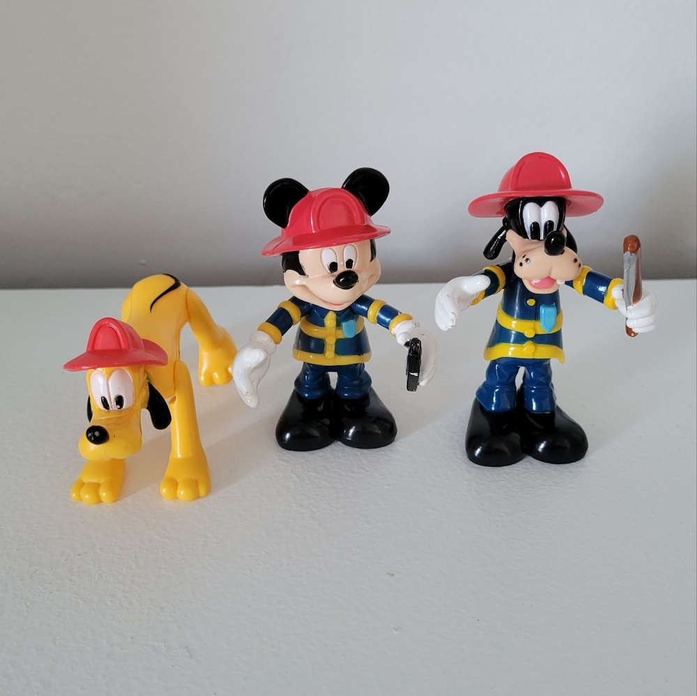 Disney Junior Fire Rescue Toy Set - Mickey Mouse, Goofy & Pluto